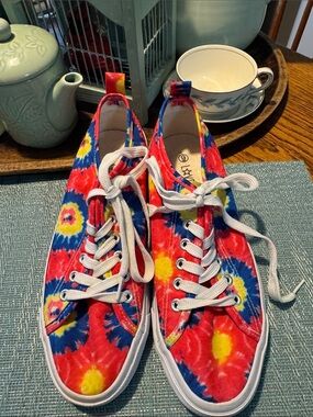Never Worn! LOVE83 colorful tie-dye sneakers, women’s size 9